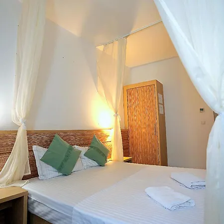 Excellence House Apartment *